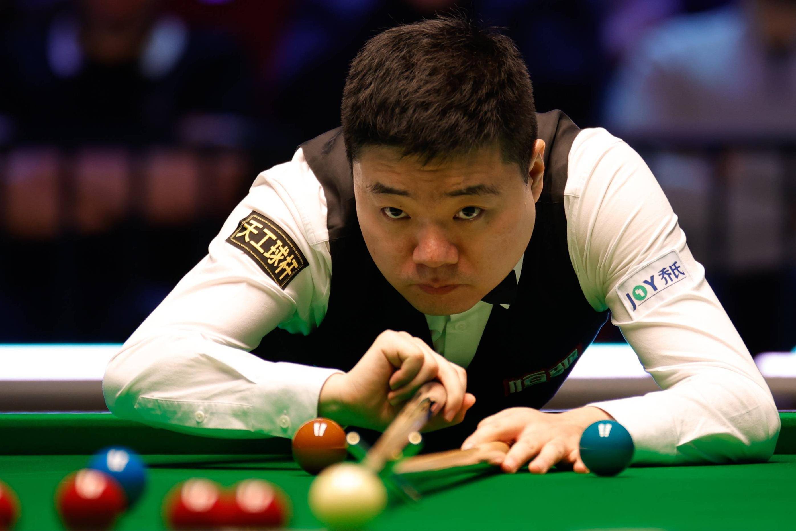 球员各自成 球员各自成